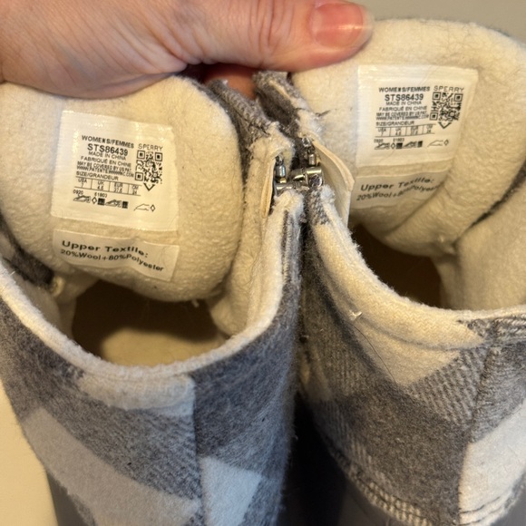 Sperry Women’s Gray and White Plaid Duck Boots size 7 - Picture 4 of 5